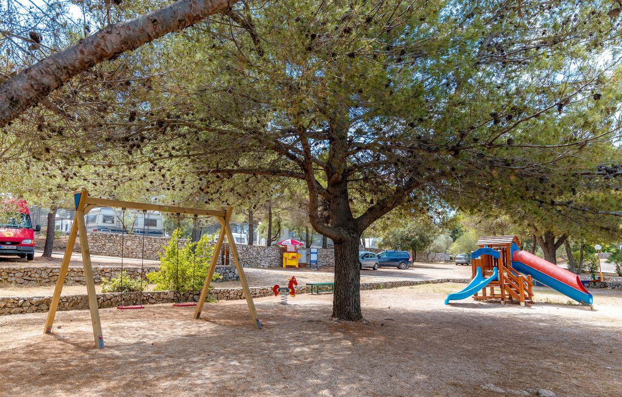 Victoria Mobilehome Jezera Village Holiday Resort Extérieur photo