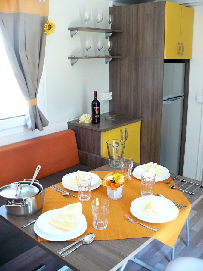 Victoria Mobilehome Jezera Village Holiday Resort Extérieur photo
